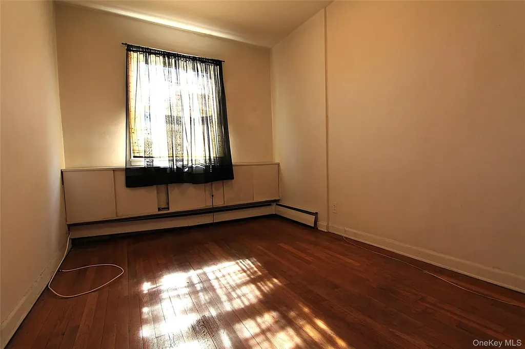 60-60 69th Place Maspeth NY 11378