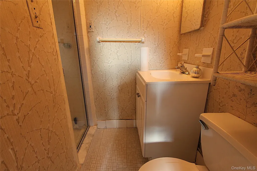 60-60 69th Place Maspeth NY 11378