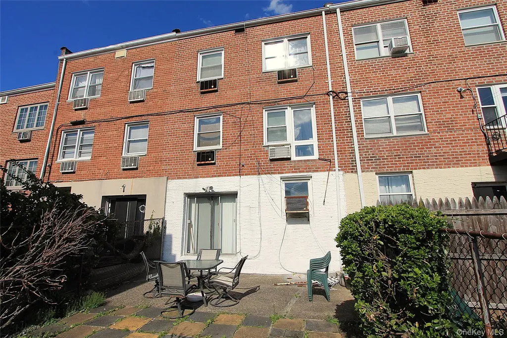 60-60 69th Place Maspeth NY 11378