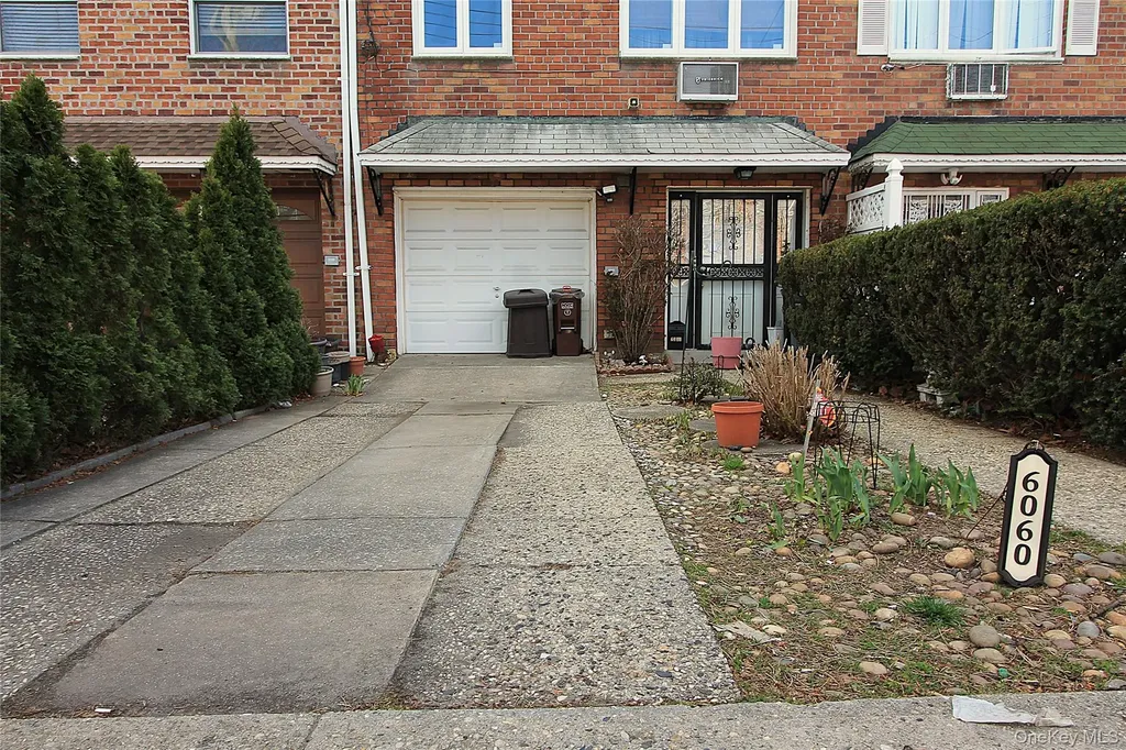 60-60 69th Place Maspeth NY 11378