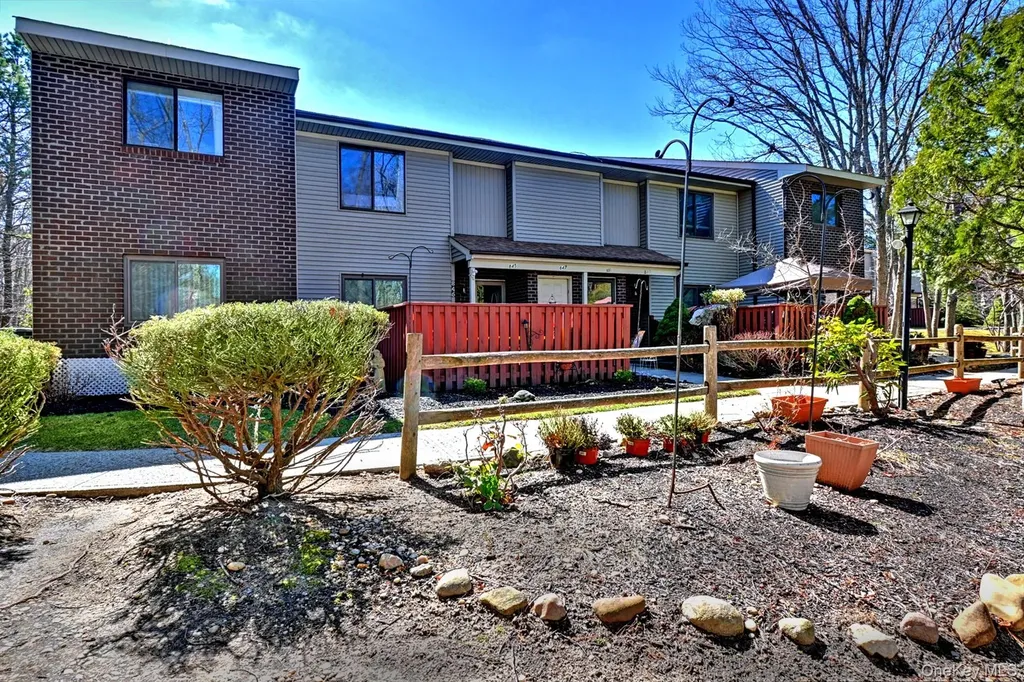 847 Skyline Drive Coram NY 11727