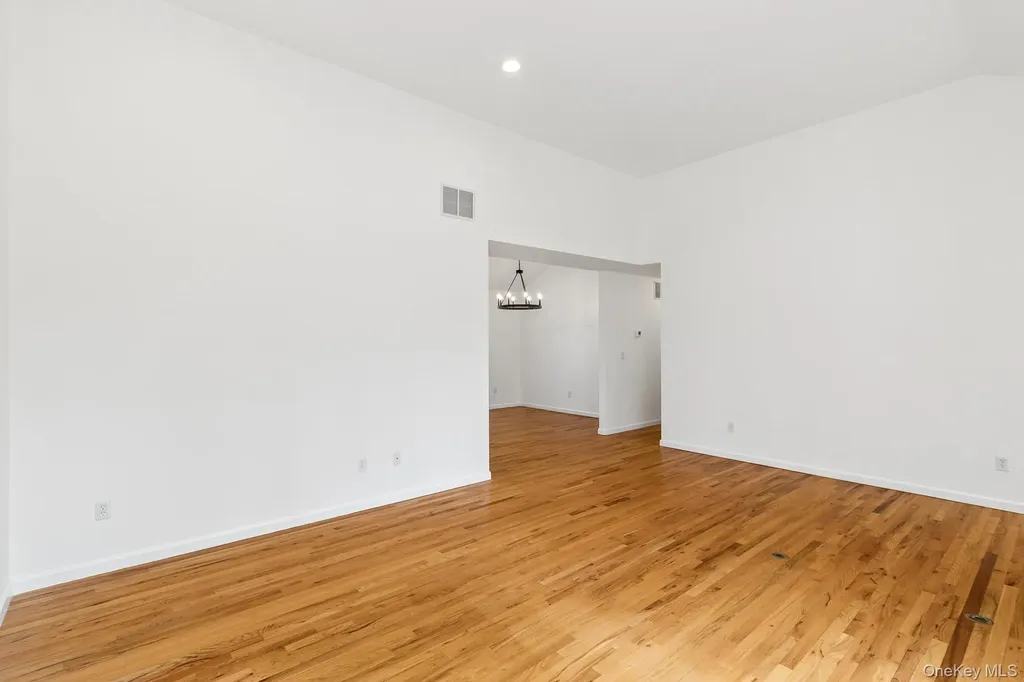 4 Carols Way Hampton Bays NY 11946