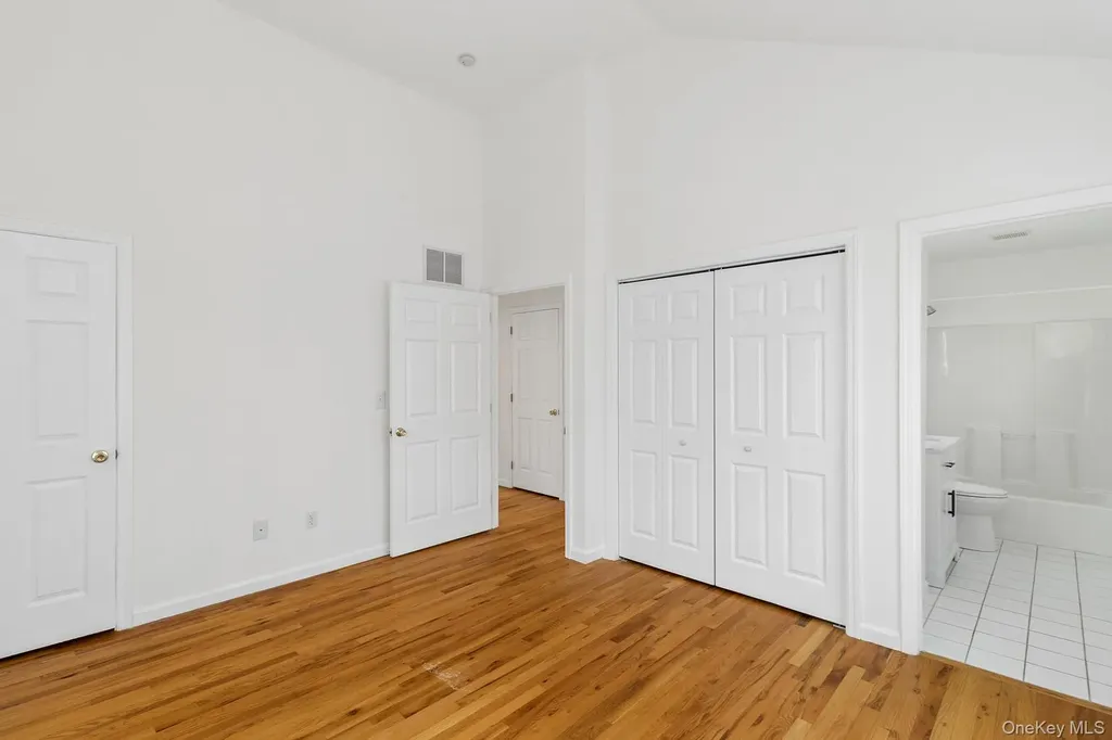 4 Carols Way Hampton Bays NY 11946
