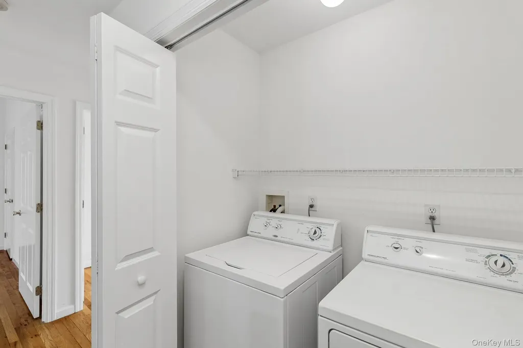 4 Carols Way Hampton Bays NY 11946