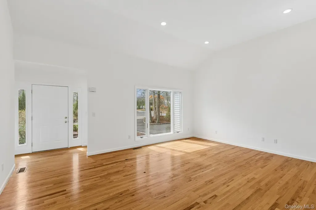 4 Carols Way Hampton Bays NY 11946