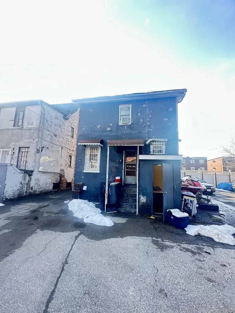 434 Torry Avenue Bronx NY 10473