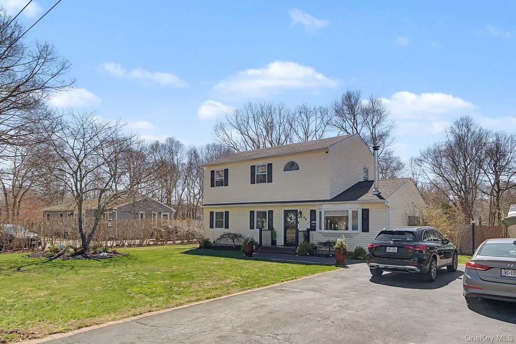 64 Sweetbriar Drive Mastic NY 11950