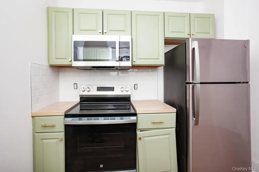1009 Hudson Avenue Peekskill NY 10566
