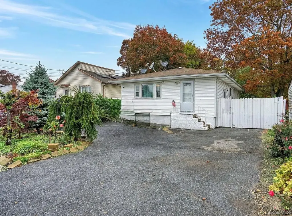 43 Johnson Avenue Ronkonkoma NY 11779
