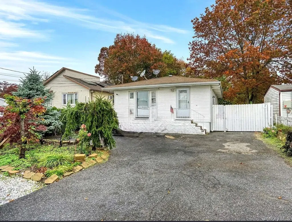 43 Johnson Avenue Ronkonkoma NY 11779