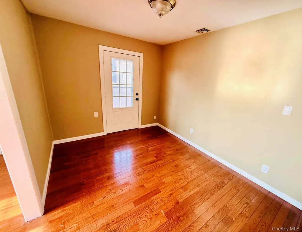 43 Johnson Avenue Ronkonkoma NY 11779