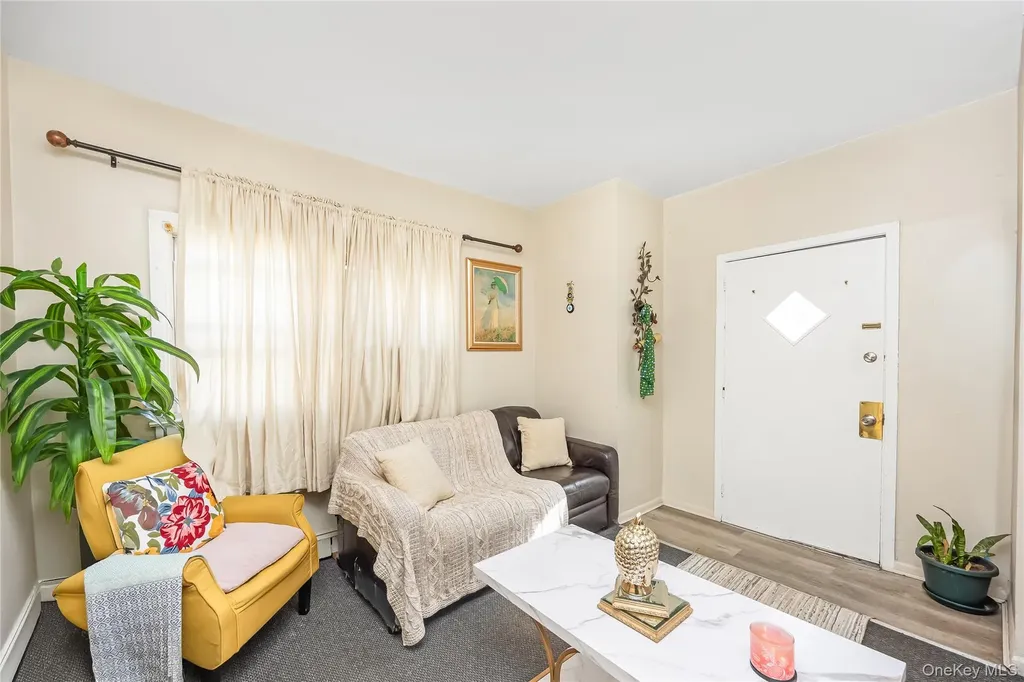 222 Hempstead Avenue Lynbrook NY 11563