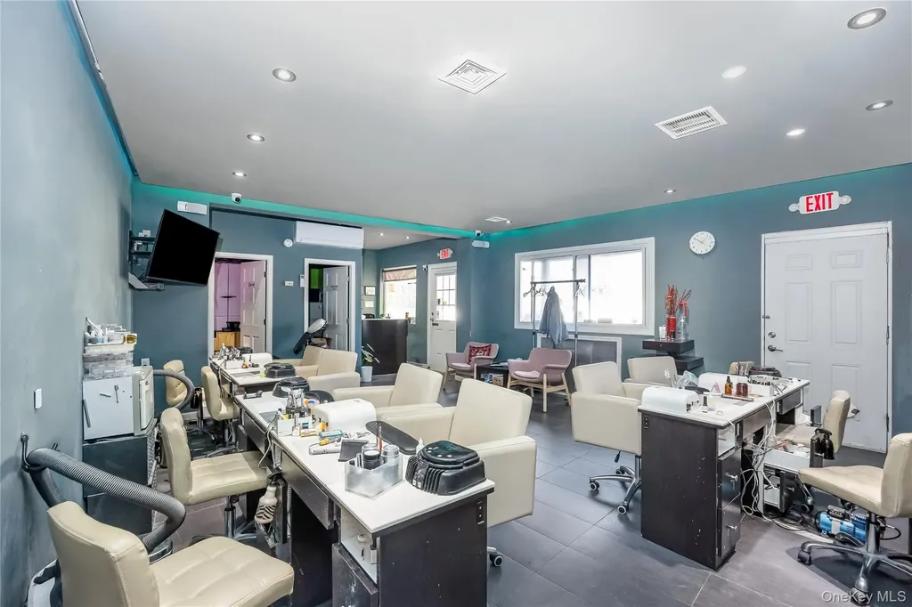 222 Hempstead Avenue Lynbrook NY 11563