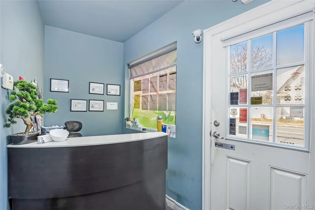 222 Hempstead Avenue Lynbrook NY 11563