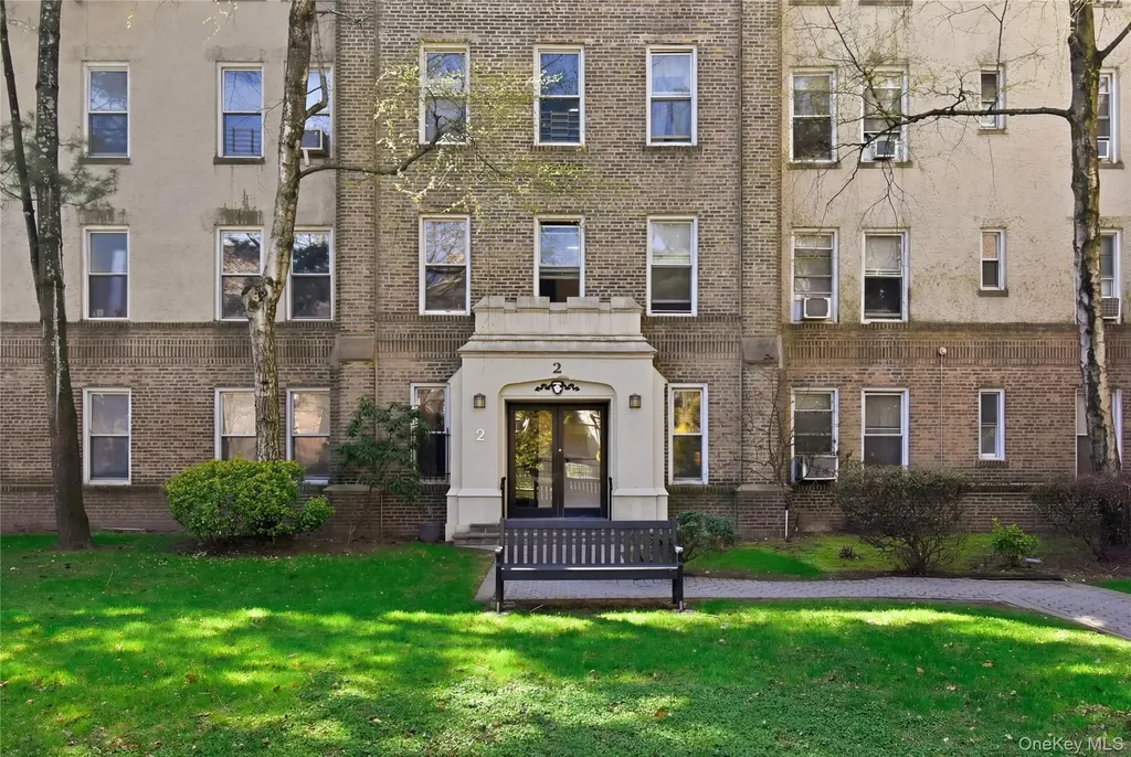 472 Gramatan Avenue Mount Vernon NY 10552