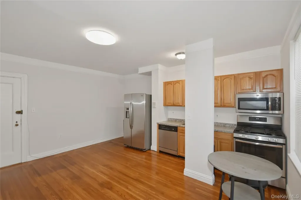 472 Gramatan Avenue Mount Vernon NY 10552