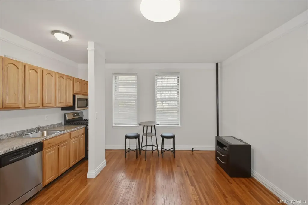 472 Gramatan Avenue Mount Vernon NY 10552