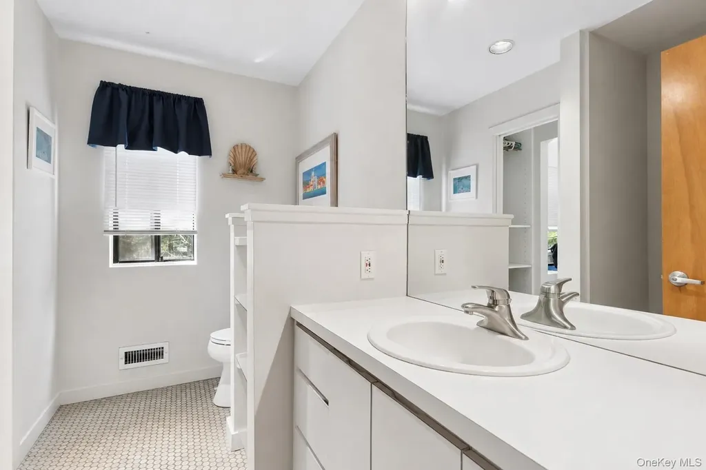 287 Bay Walk Fire Island Pines NY 11782