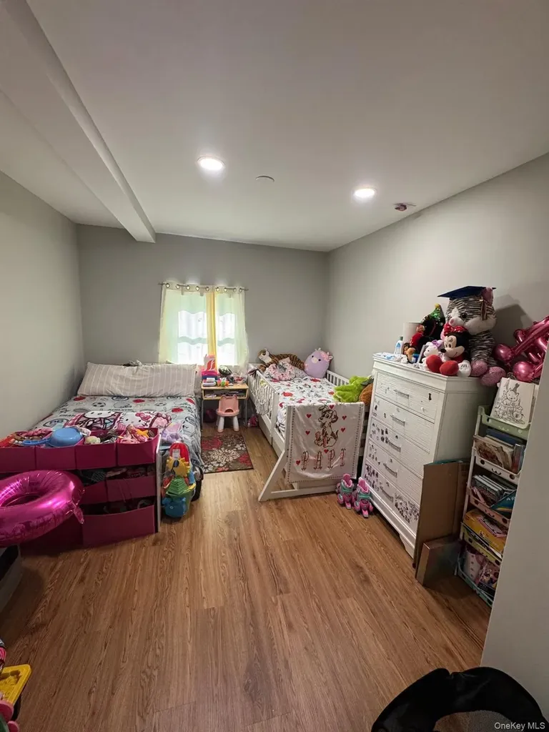 158 Norfleet Medford NY 11763