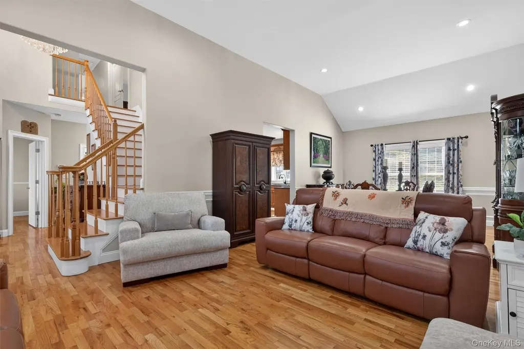2 Pond Ridge Crossing Newburgh NY 12550