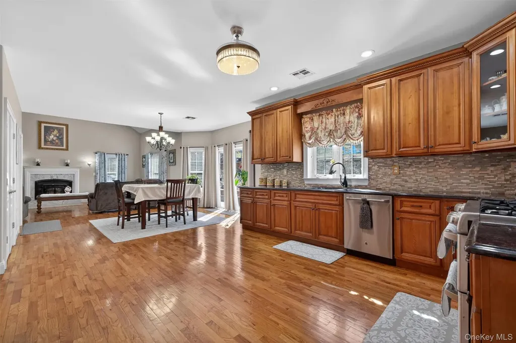 2 Pond Ridge Crossing Newburgh NY 12550