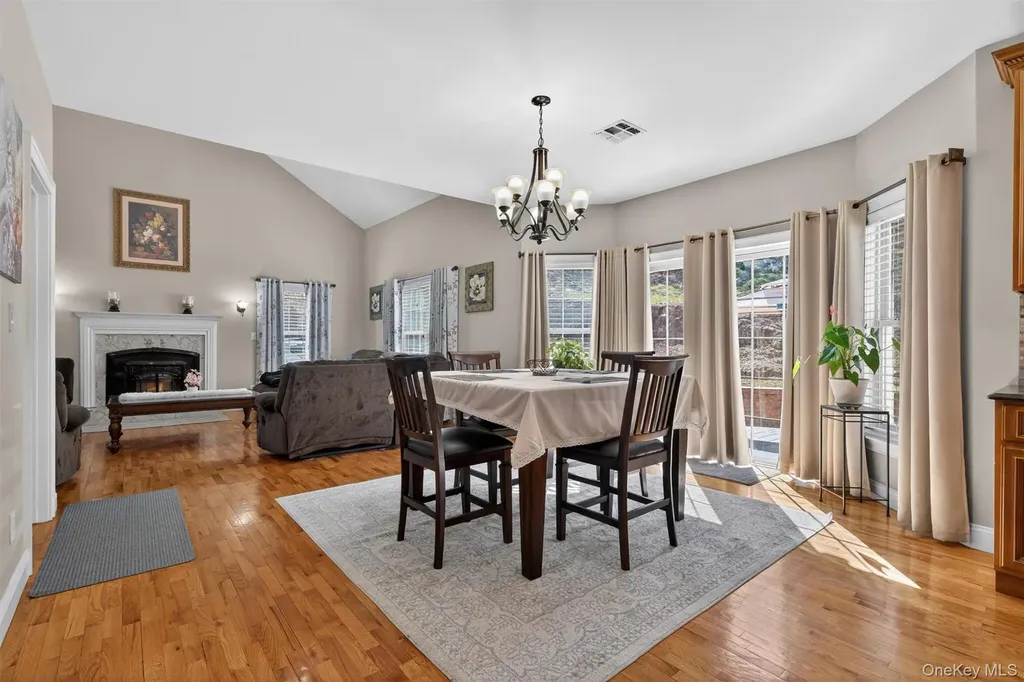 2 Pond Ridge Crossing Newburgh NY 12550