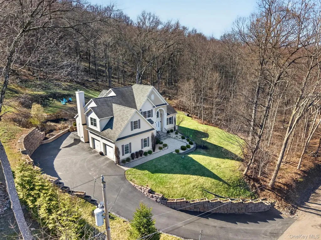 2 Pond Ridge Crossing Newburgh NY 12550