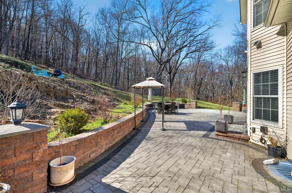 2 Pond Ridge Crossing Newburgh NY 12550