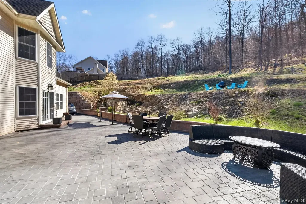 2 Pond Ridge Crossing Newburgh NY 12550