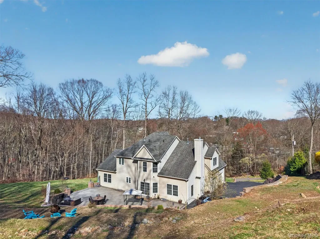 2 Pond Ridge Crossing Newburgh NY 12550