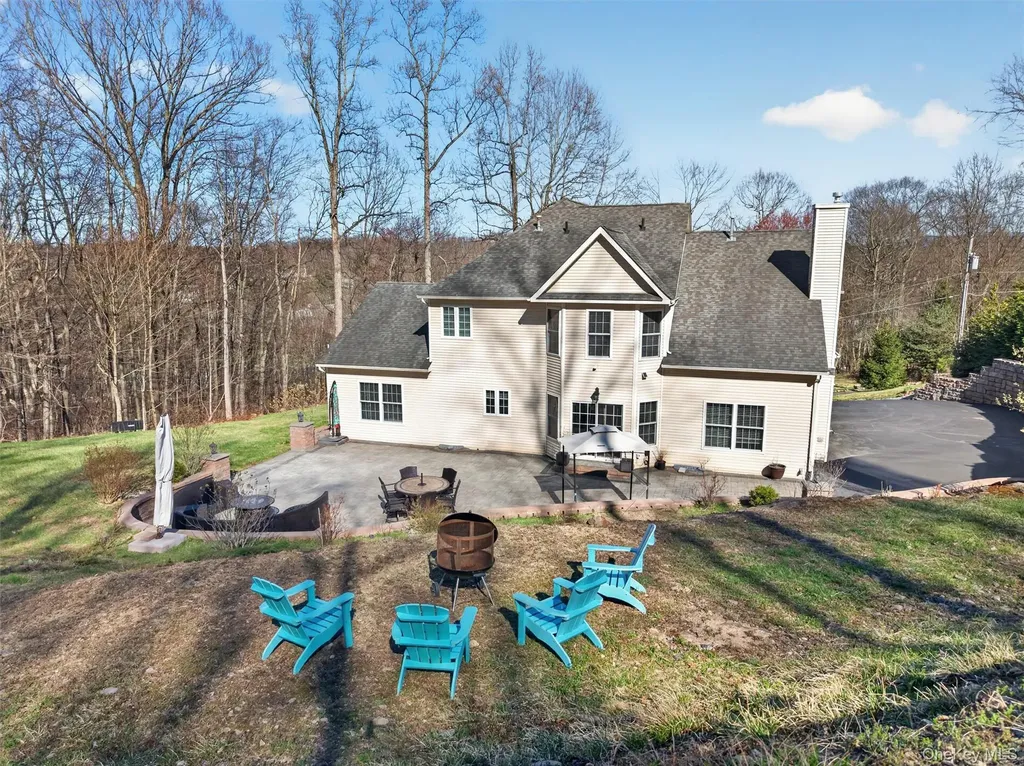 2 Pond Ridge Crossing Newburgh NY 12550