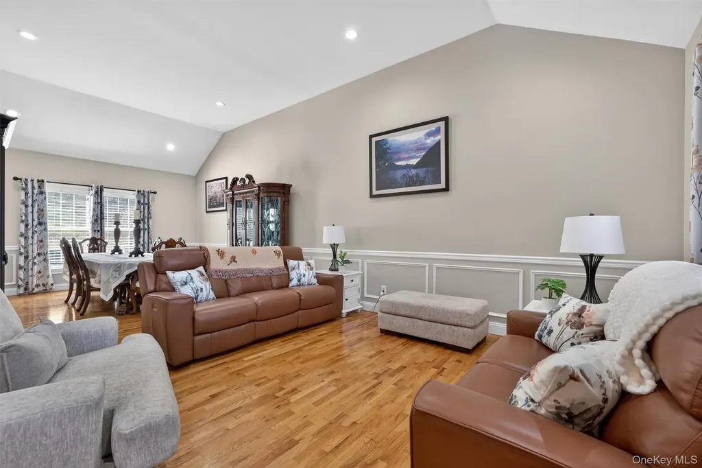 2 Pond Ridge Crossing Newburgh NY 12550