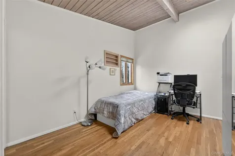 43 Highwood Road East Norwich NY 11732