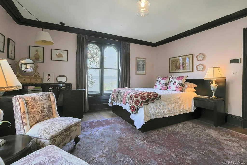 216-217 River Road Nyack NY 10960