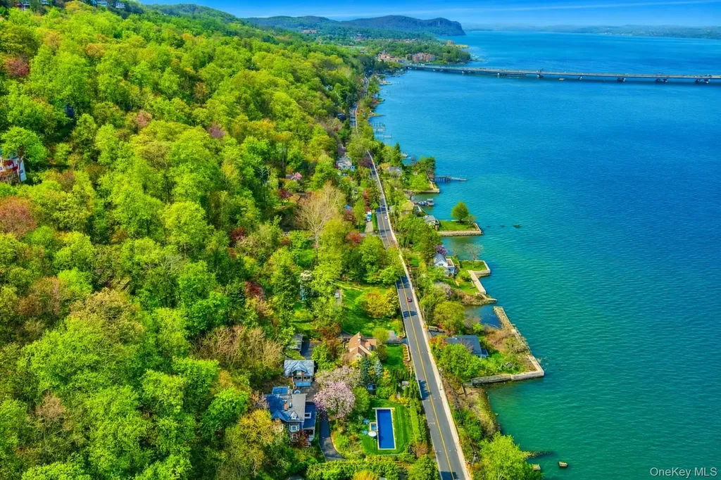 216-217 River Road Nyack NY 10960