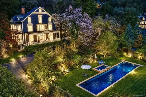 216-217 River Road Nyack NY 10960