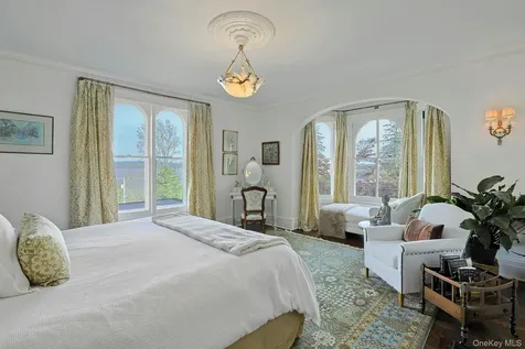 216-217 River Road Nyack NY 10960