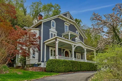 216-217 River Road Nyack NY 10960