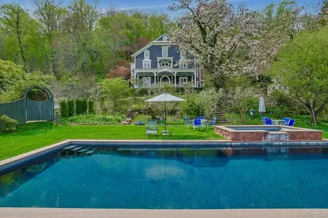 216-217 River Road Nyack NY 10960
