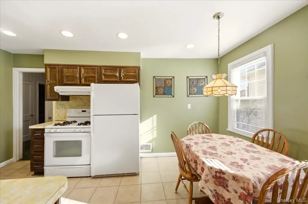 136 Roundhill Drive Yonkers NY 10710
