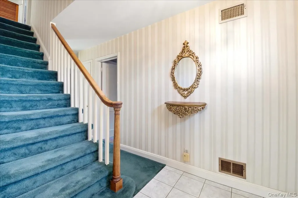 136 Roundhill Drive Yonkers NY 10710
