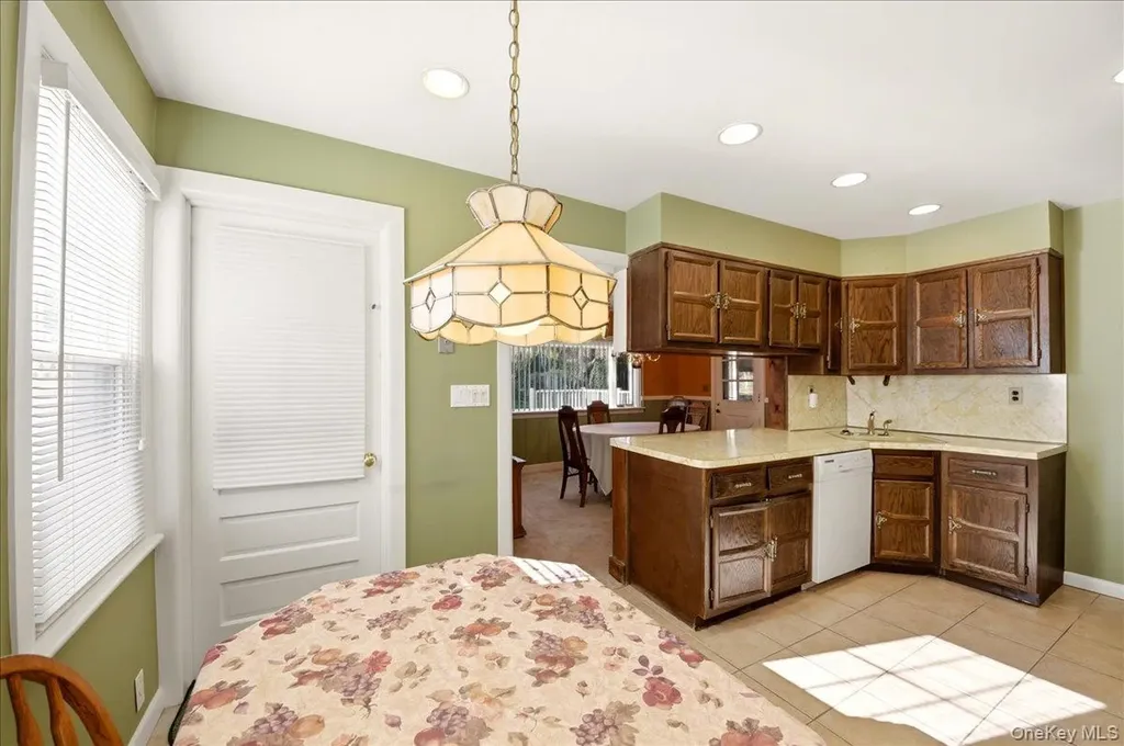 136 Roundhill Drive Yonkers NY 10710