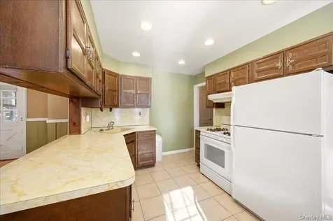 136 Roundhill Drive Yonkers NY 10710
