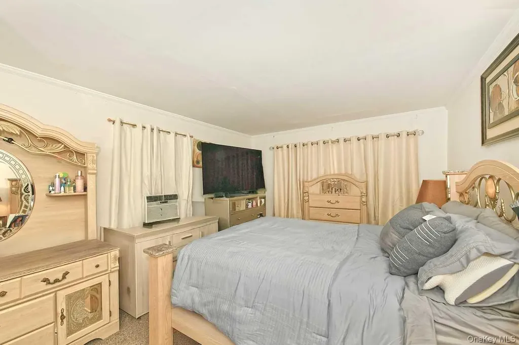32 Coolidge Street North Bellmore NY 11710
