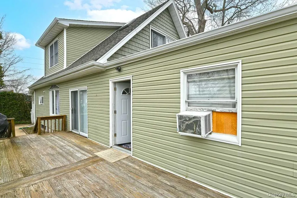 32 Coolidge Street North Bellmore NY 11710