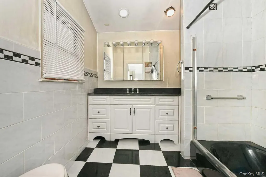 32 Coolidge Street North Bellmore NY 11710