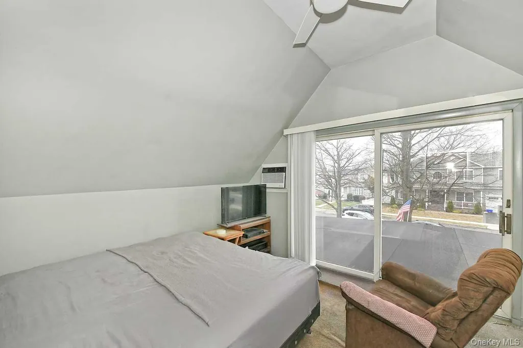 32 Coolidge Street North Bellmore NY 11710