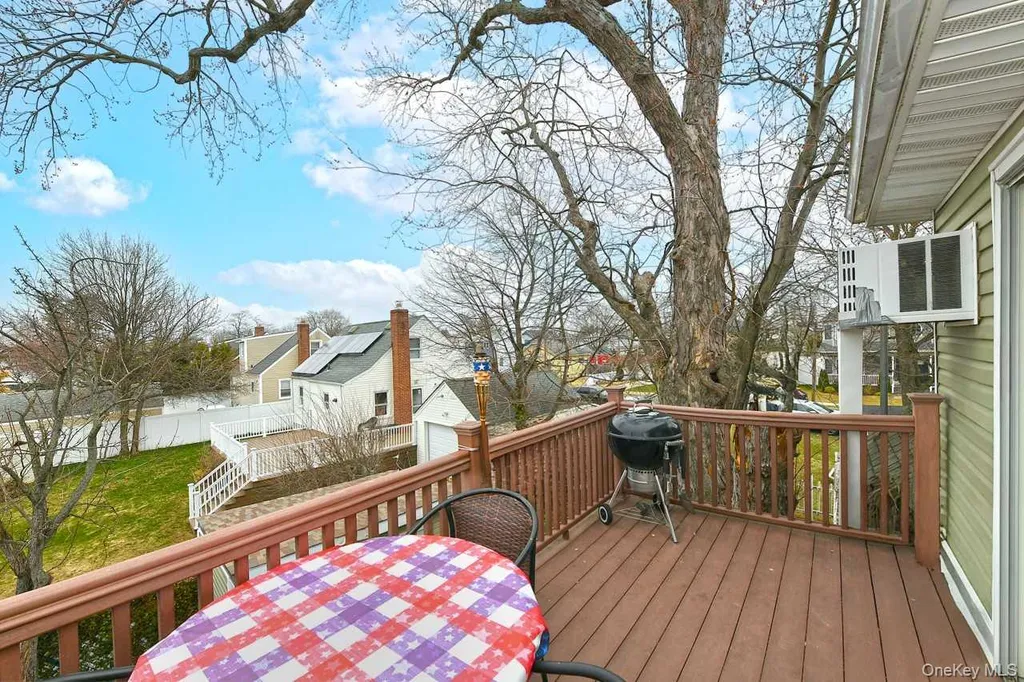 32 Coolidge Street North Bellmore NY 11710