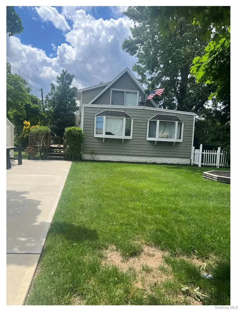 32 Coolidge Street North Bellmore NY 11710