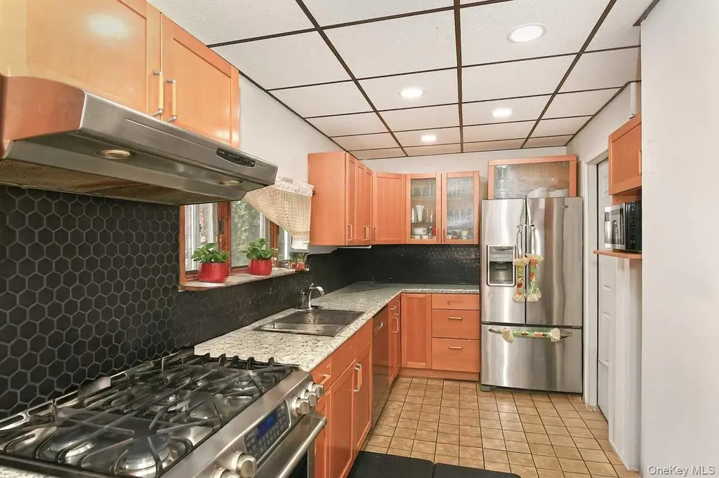 32 Coolidge Street North Bellmore NY 11710